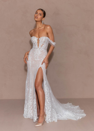 Ivory Lace Tulle Slit Fashionable Wedding Dress With Detachable Straps